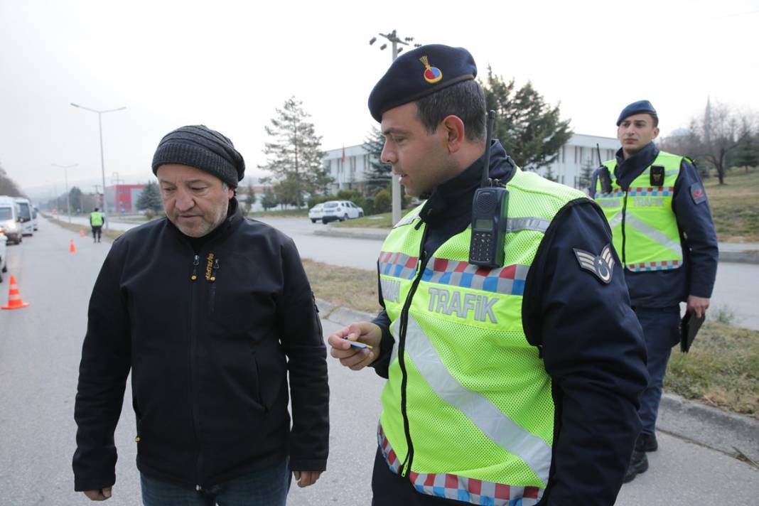 Araç sahipleri için zorunlu uygulama başladı: Bir ilde sıkı denetim var, cezası 1152 TL 5